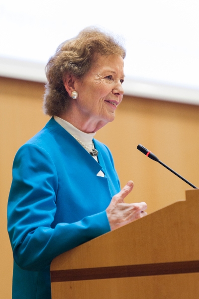 Mary Robinson 2 petit